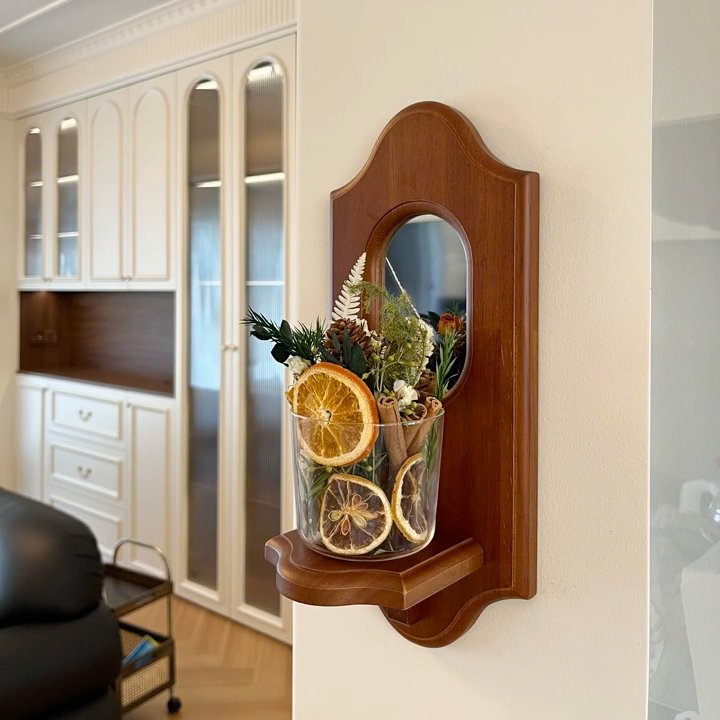 Elegant French-Style Wall Decor: A Timeless Mirror with a Multipurpose Dry Flower Vase