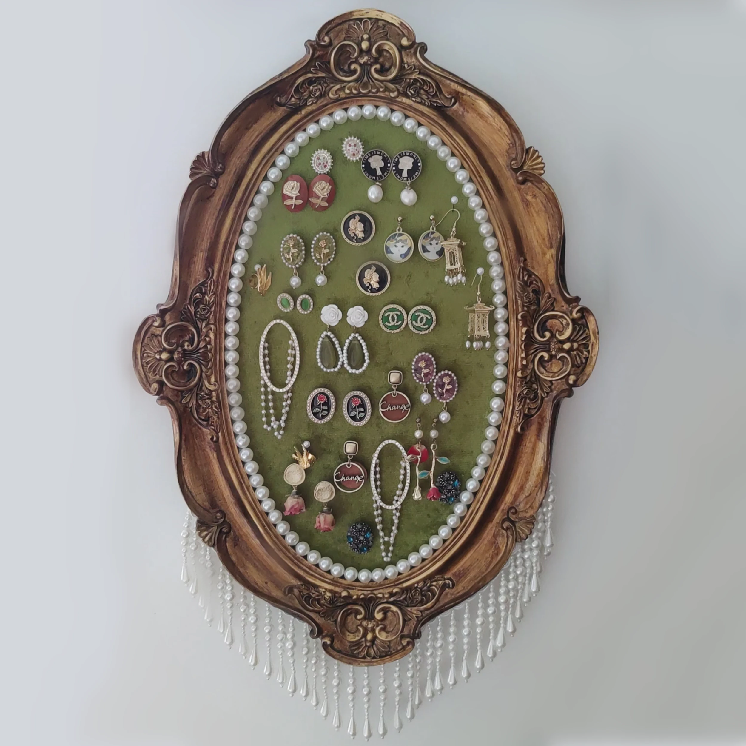 Retro Earring Holder